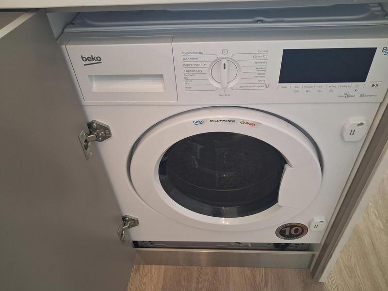 To Let 2 Bedroom Property for Rent in Vredehoek Western Cape